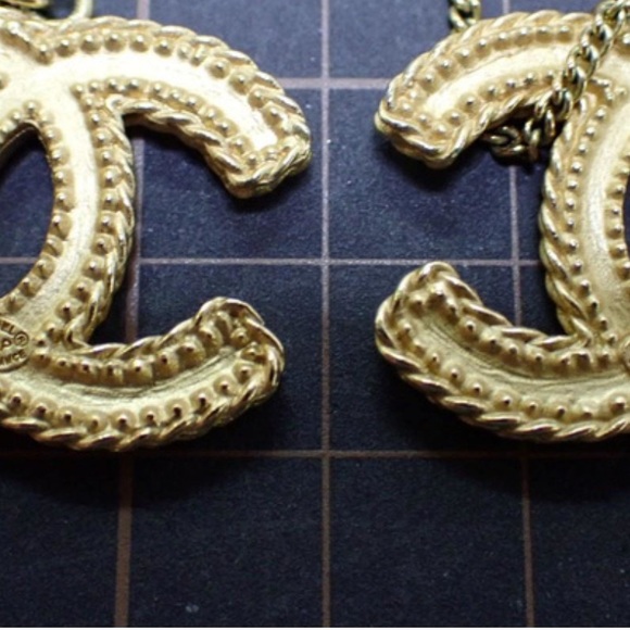 Chanel Gold Logo Drop Earrings - Picture 4 of 10